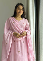 Gulabi nazakat